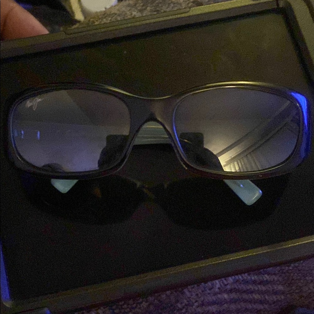Maui Jim Punchboal Black & blue Wraparound Polarized Sunglasses Sporty Design